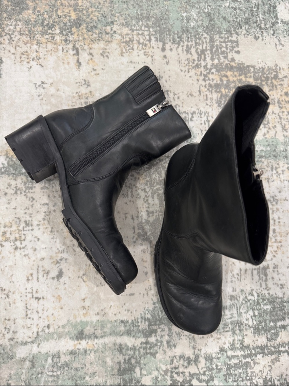 Tommy Hilfiger 💯 genuine leather Women's Mid-Calf Zip Boots